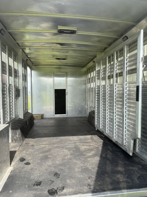 Used Horse Trailers for Sale