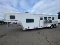 New '23 Featherlite FEATHERLITE 8' SW LQ - NEW, UPGRADED INTERIOR. REDUCED $6,200!