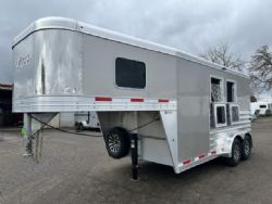 New '24 Exiss PRICE REDUCED $1500! 7200 2H GN - Easy Care Floor - Warmblood -Aluminum