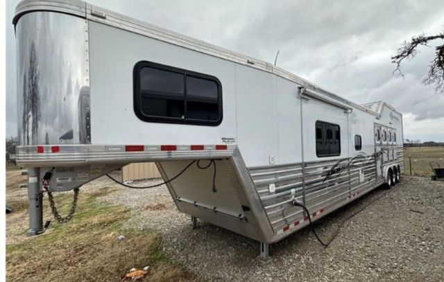 Used Horse Trailers for Sale