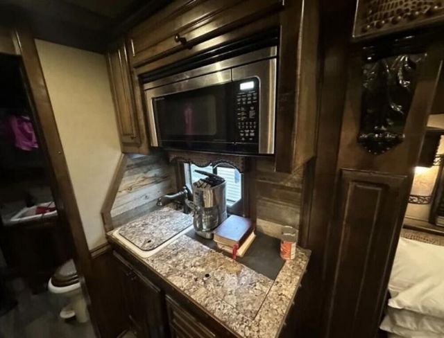 Used Horse Trailers for Sale