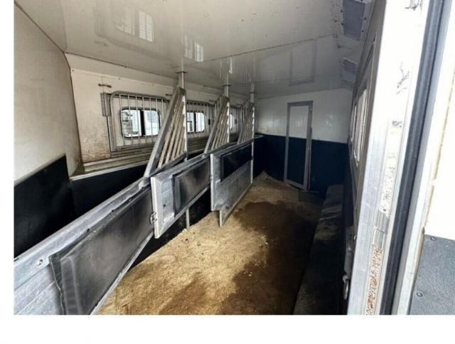 Used Horse Trailers for Sale
