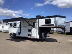 New '25 Bison Reduced $1000 Ranger 7208-Stud Divider-Ramp-Lined & Insulated Horse Area Ceiling-32" LCD TV-Tai