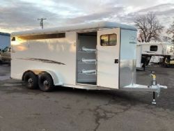 New '26 Thuro-Bilt Shilo 3 Horse Trailer- one foot extra length- extra divider catch- rear flood light-single rear door