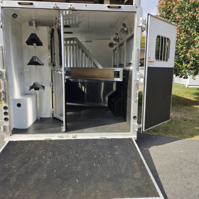 Used Horse Trailers for Sale