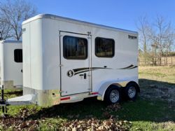 '26 Shadow IN STOCK! 2 Horse Stablemate w Esc Door and Ramp