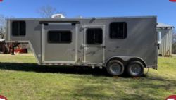 Used '22 Dixie Star LIKE NEW! 2 H Slant with 6' LQ
