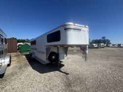 Used '04 Silver Star 3-Horse Slant Load Gooseneck
