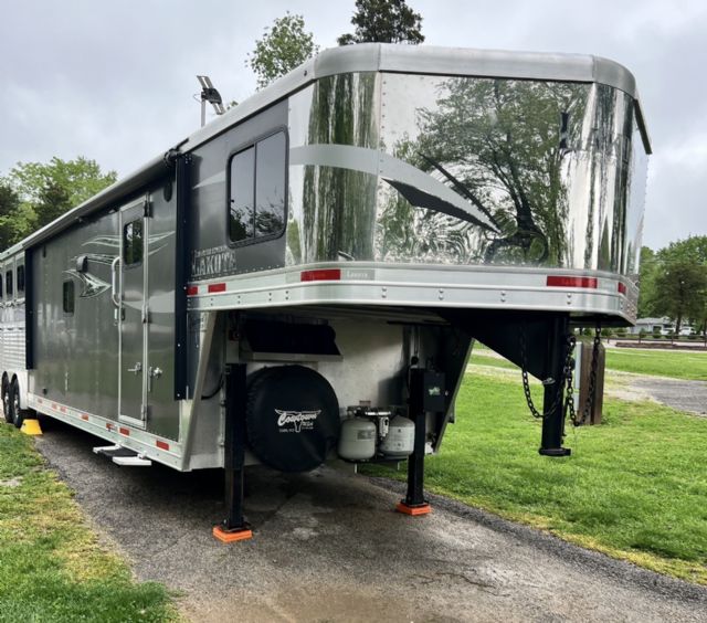 Used Horse Trailers for Sale