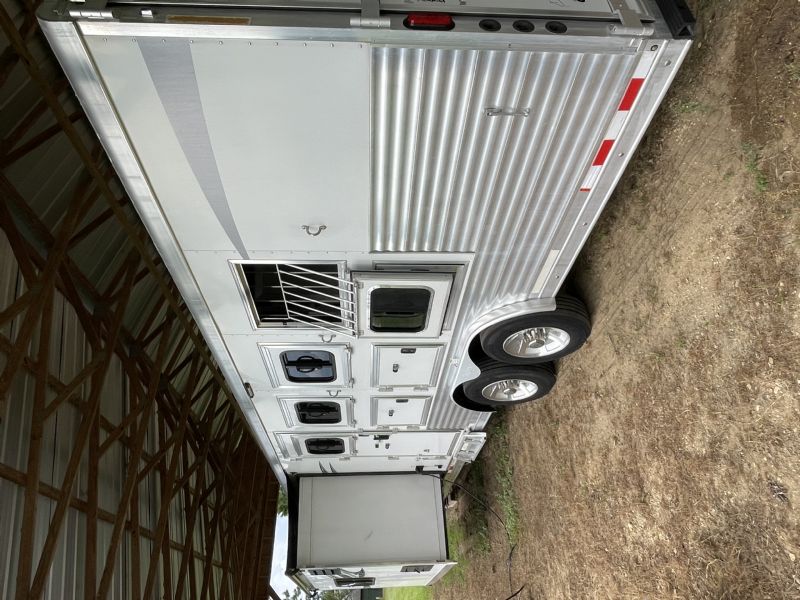 Used Horse Trailers for Sale