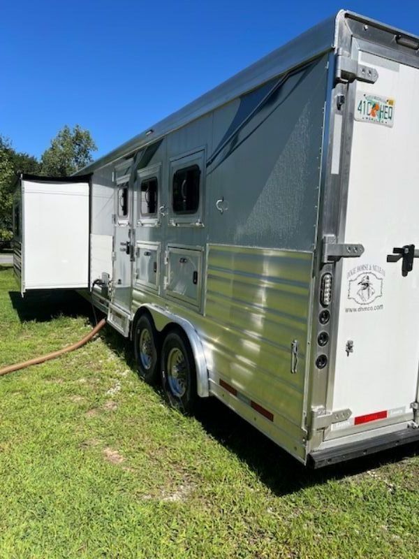 Trailer Photo