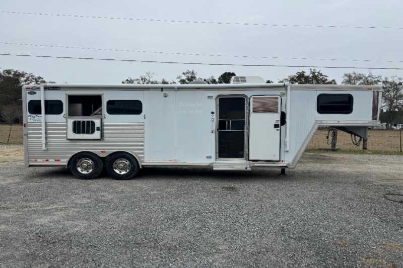 Trailer Photo