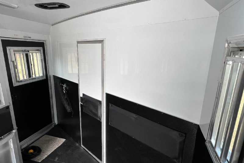 Trailer Photo 14