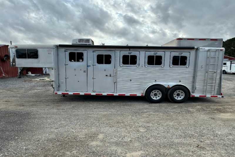 Trailer Photo