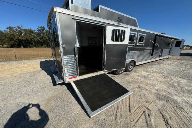 Trailer Photo
