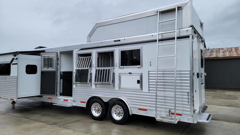 Trailer Photo