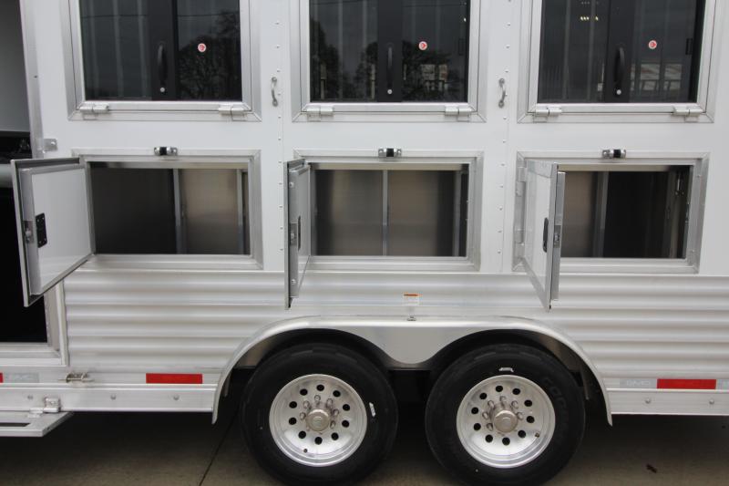 Trailer Photo