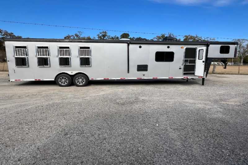 Trailer Photo