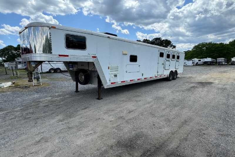 Trailer Photo