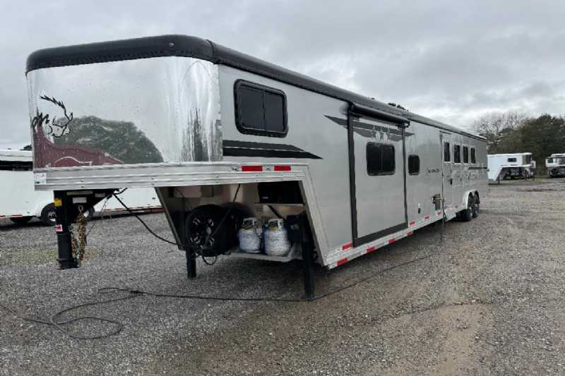 Trailer Photo