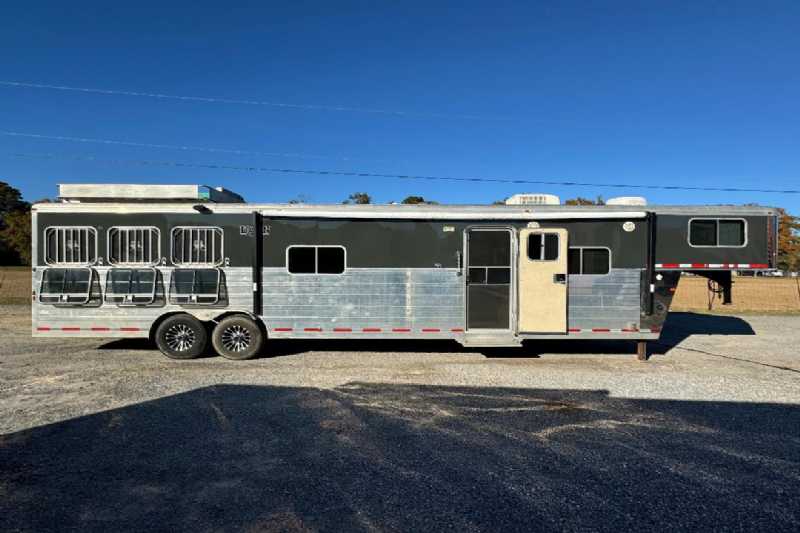 Trailer Photo