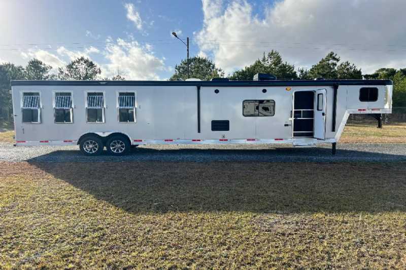 Trailer Photo