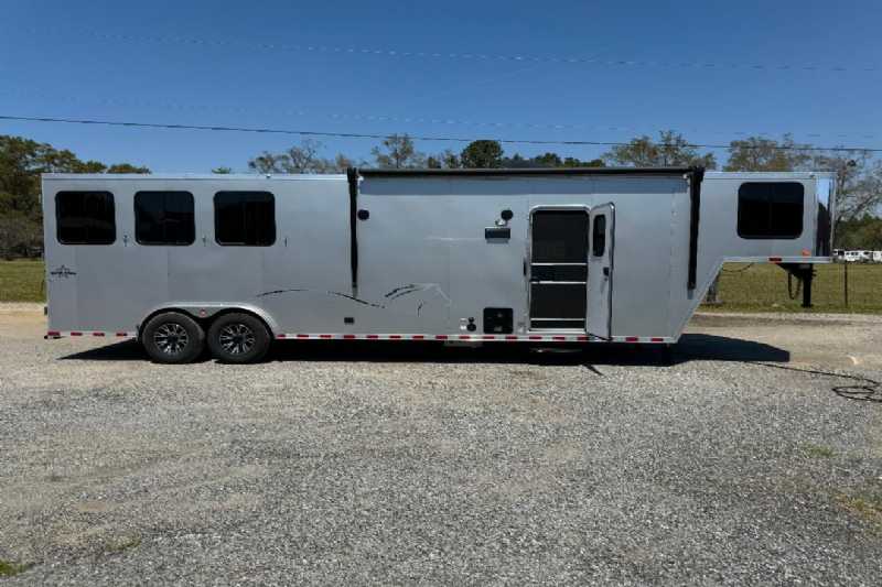 Trailer Photo 2