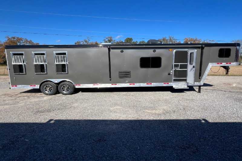 Trailer Photo