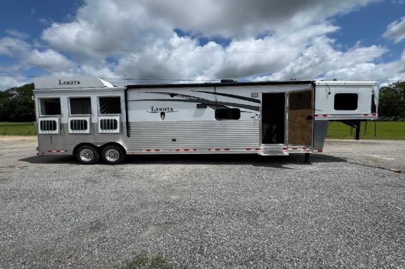 Trailer Photo