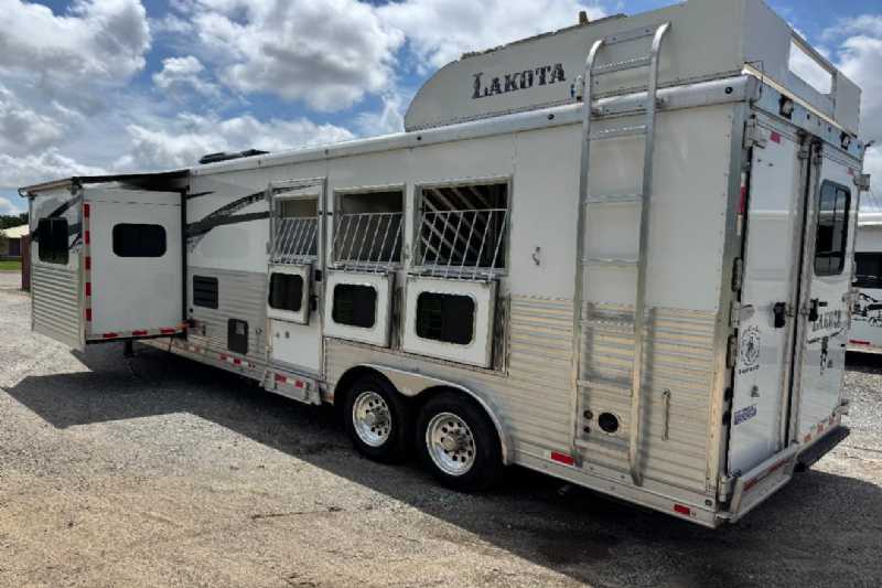 Trailer Photo