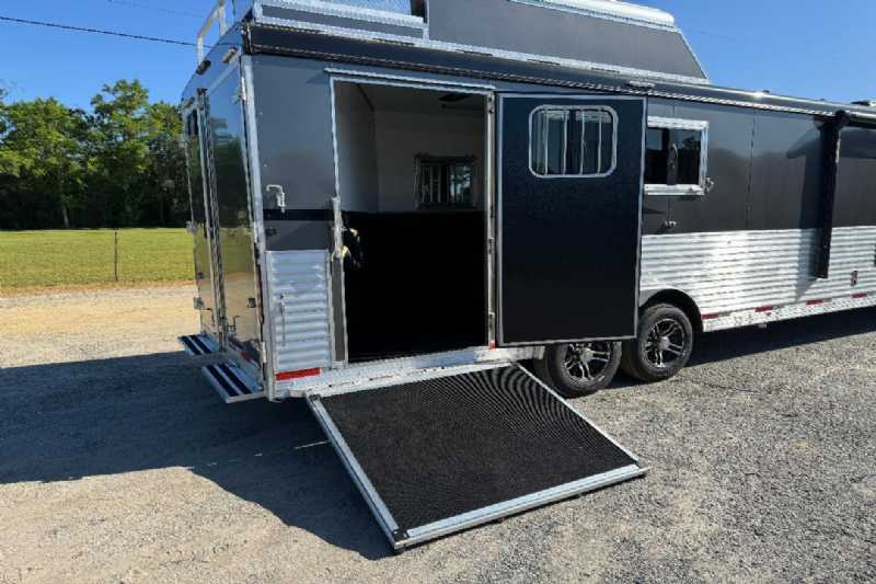 Trailer Photo