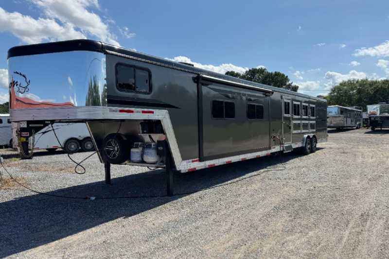 Trailer Photo