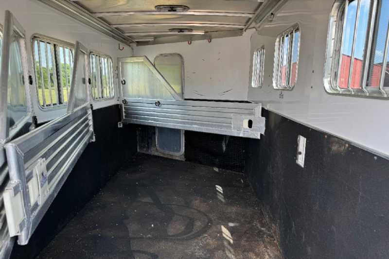 Trailer Photo 19
