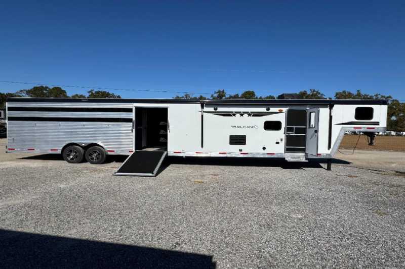 Trailer Photo 2