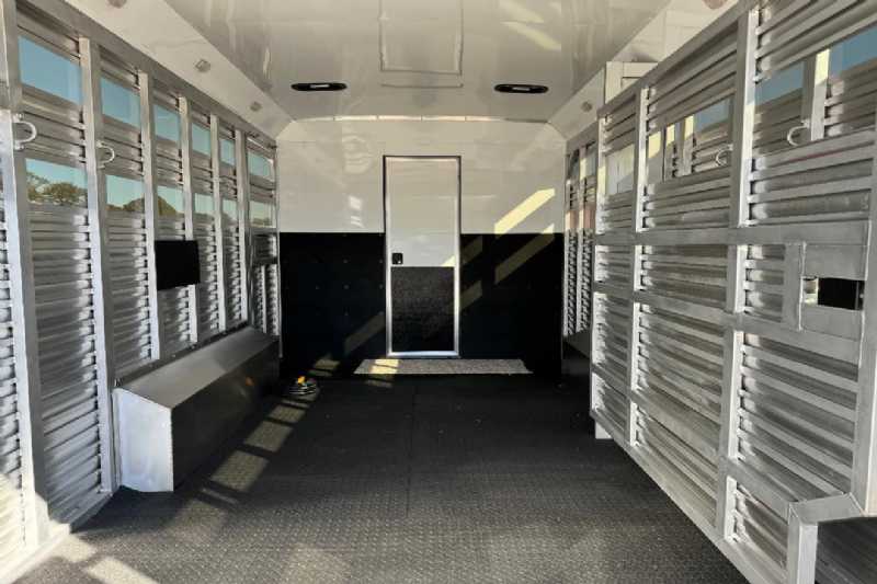 Trailer Photo 22