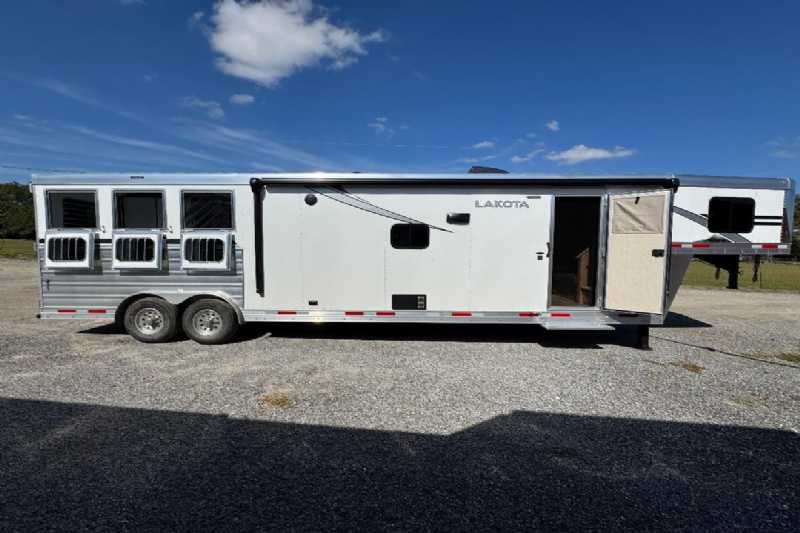 Trailer Photo 2
