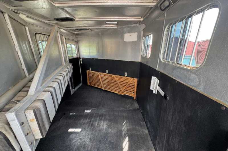 Trailer Photo 11