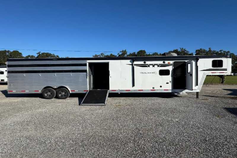 Trailer Photo 2