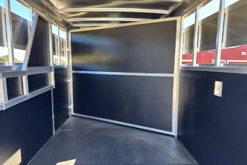 Trailer Photo 9