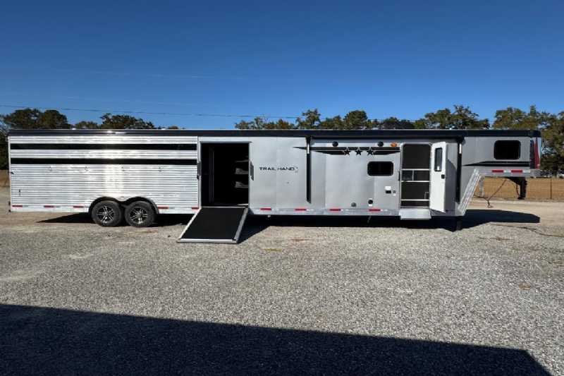 Trailer Photo 2