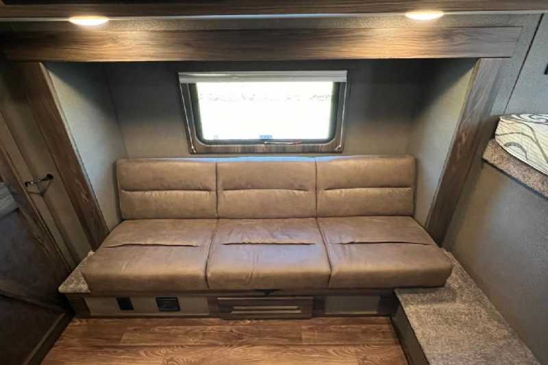Trailer Photo 19