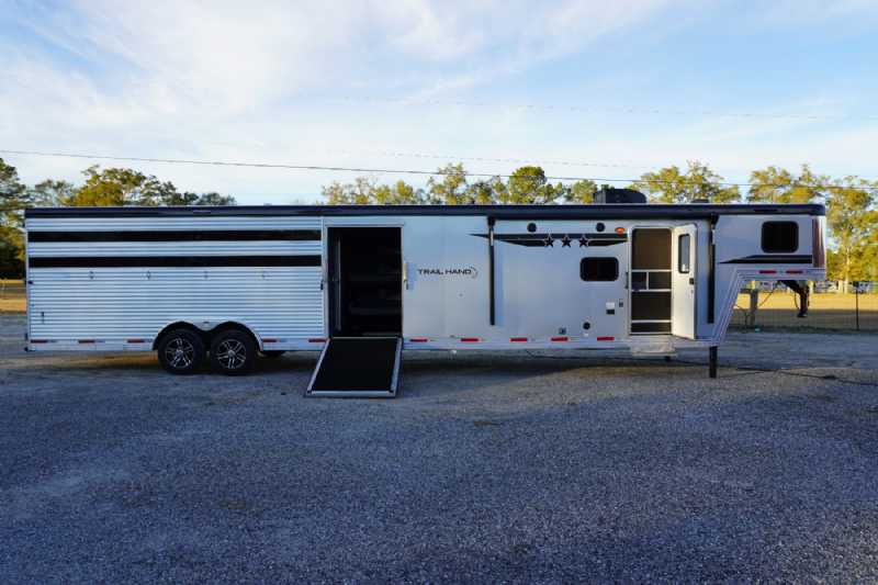 Trailer Photo 2