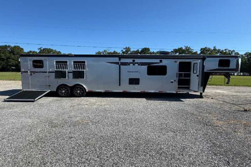 Trailer Photo 2