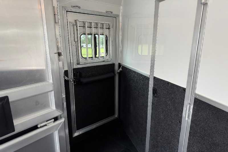 Trailer Photo 24