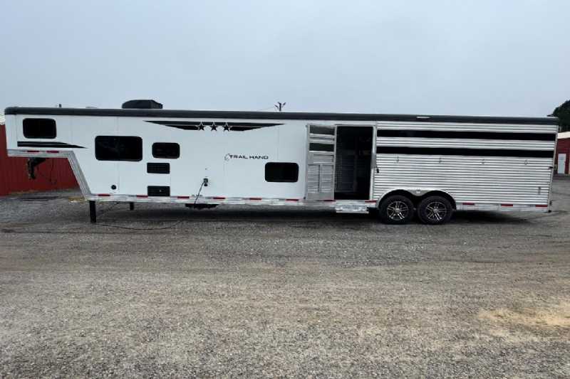 Trailer Photo 7