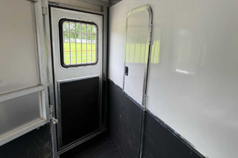 Trailer Photo 26