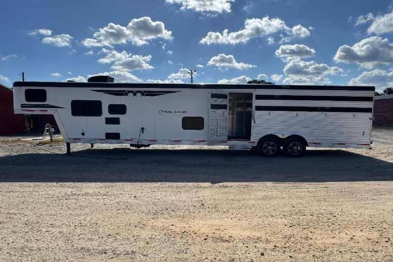 Trailer Photo 7