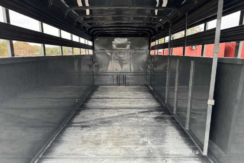 Trailer Photo 11