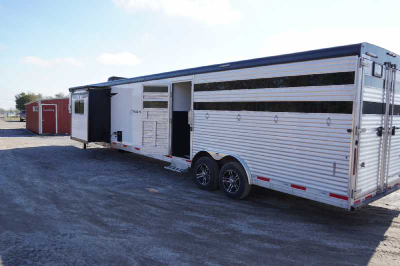 Trailer Photo 8