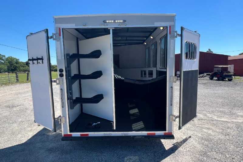 Trailer Photo 8